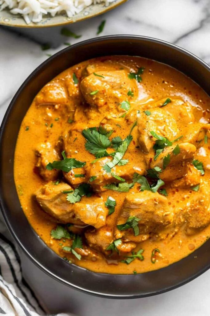 Coconut-Chicken-Curry-in-a-Black-Bowl 