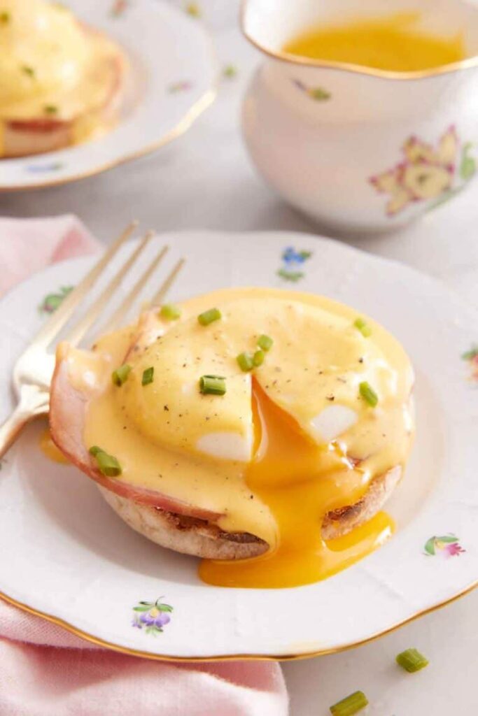 eggs Benedict recipe look