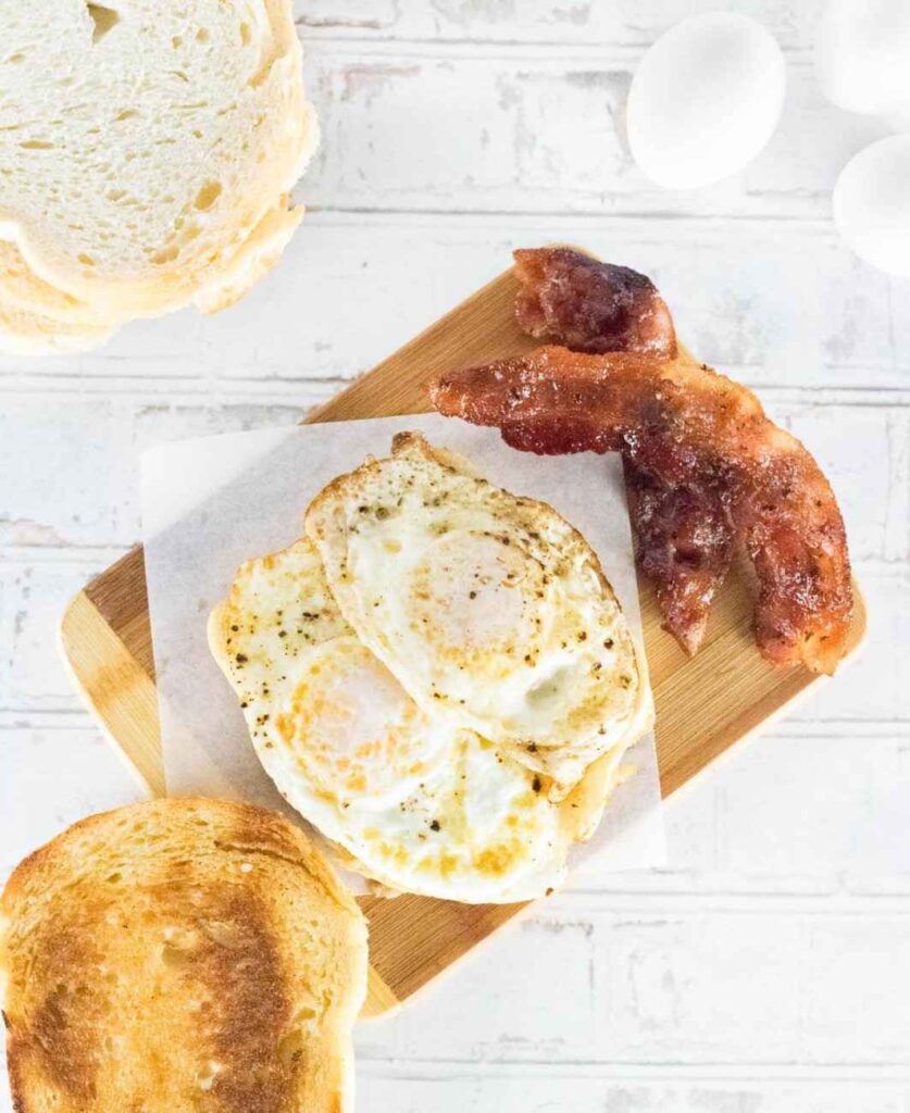 fried egg sandwich recipe look