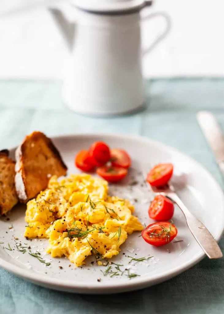 scrambled eggs breakfast recipe look